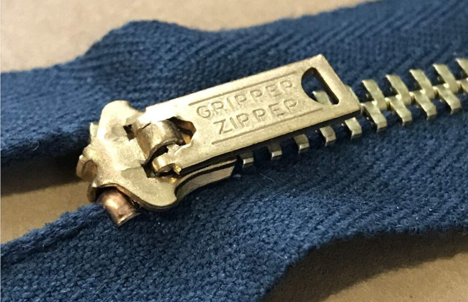 Gripper Zipper